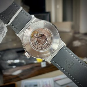 Đồng Hồ Hublot Chế Tác Classic Fusion Đính Đá Moissanite Màu Xám Có Kiểm Định 42mm (7)