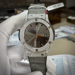 Đồng Hồ Hublot Chế Tác Classic Fusion Đính Đá Moissanite Màu Xám Có Kiểm Định 42mm (7)
