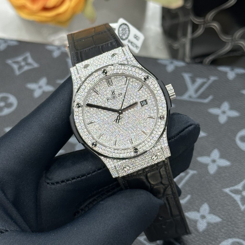 Đồng Hồ Hublot Chế Tác Full Đá Moissanite Hong Kong Đủ Kiểm Định 42mm (1)