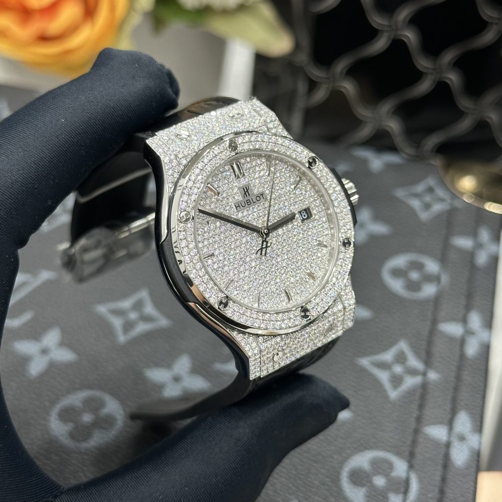 Đồng Hồ Hublot Chế Tác Full Đá Moissanite Hong Kong Đủ Kiểm Định 42mm (1)