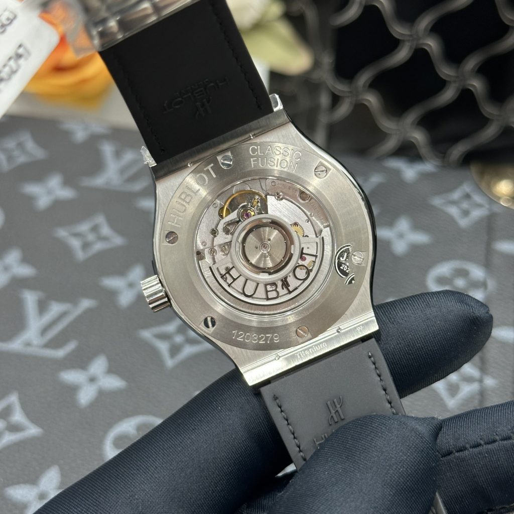 Đồng Hồ Hublot Chế Tác Full Đá Moissanite Hong Kong Đủ Kiểm Định 42mm (1)