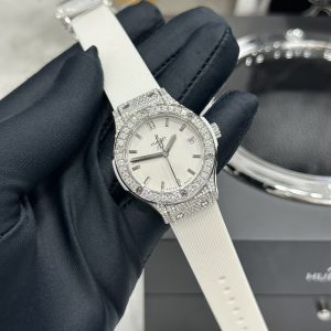 Đồng Hồ Hublot Nữ Chế Tác Đá Moissanite Màu Trắng Máy Pin Thụy Sỹ 33mm (8)