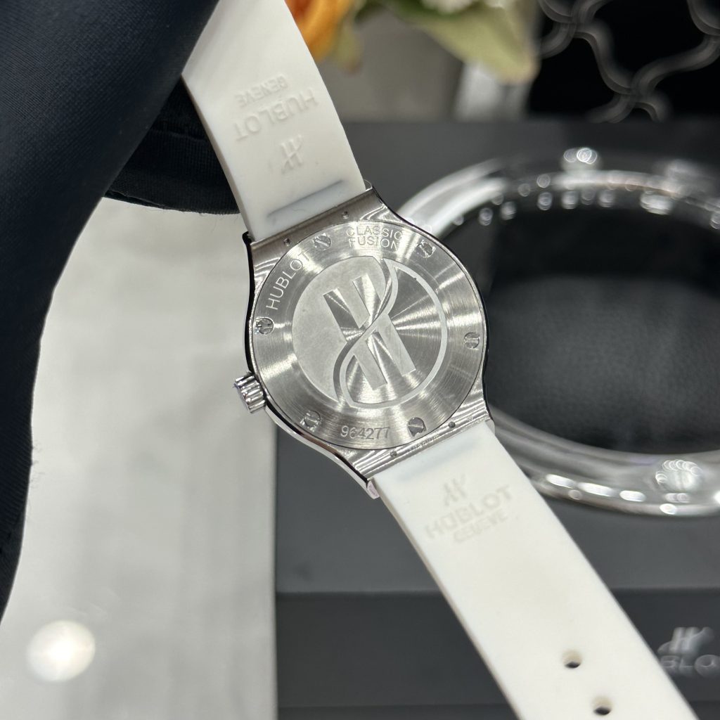 Đồng Hồ Hublot Nữ Chế Tác Đá Moissanite Màu Trắng Máy Pin Thụy Sỹ 33mm (8)