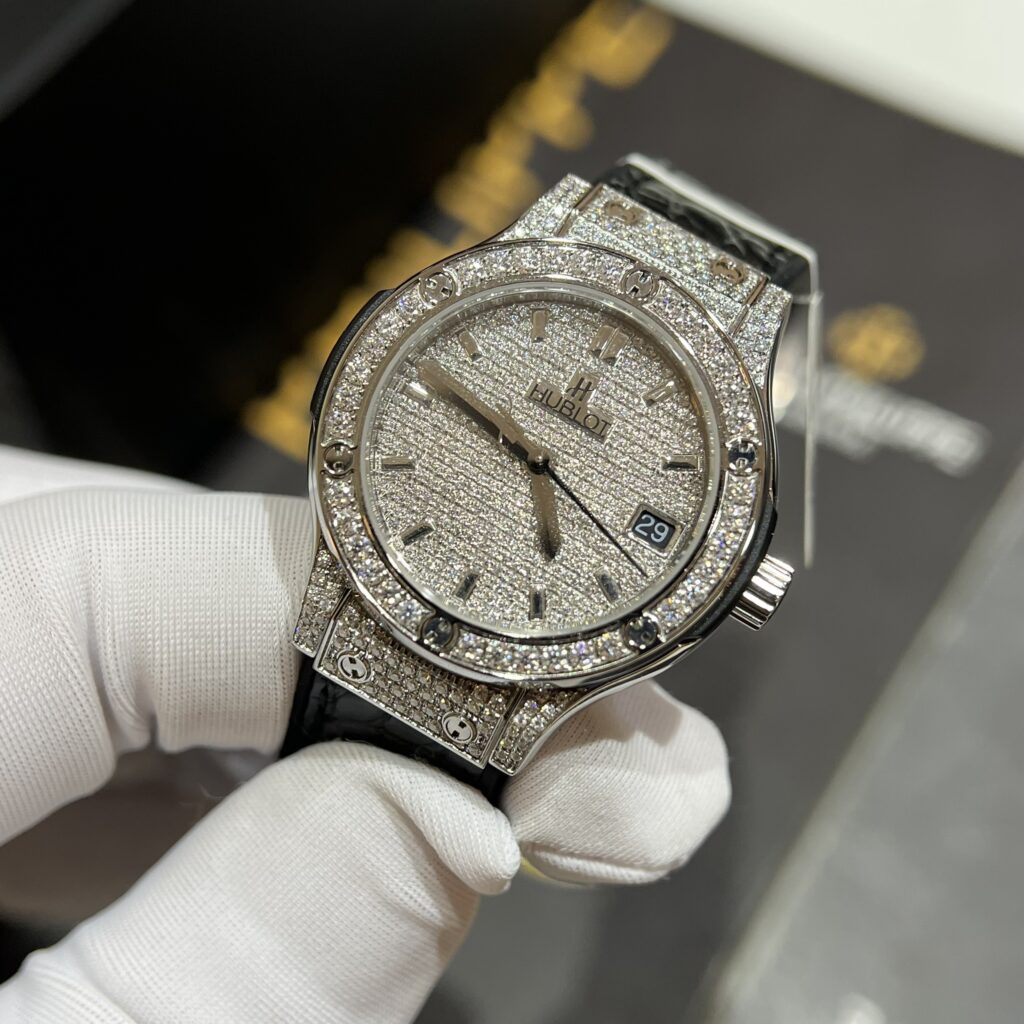 Đồng Hồ Hublot Nữ Chế Tác Full Đá Moissanite Màu Đen Máy Pin Thụy Sỹ 33mm (6)