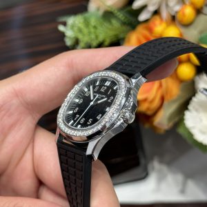 Đồng Hồ Patek Philippe Chế Tác Đá Moissanite Aquanaut 5067 Màu Đen (2)