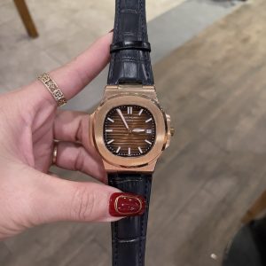 Đồng Hồ Patek Philippe Fake Máy Nhật Nautilus 5711 Dây Da Mặt Nâu 40mm (1)