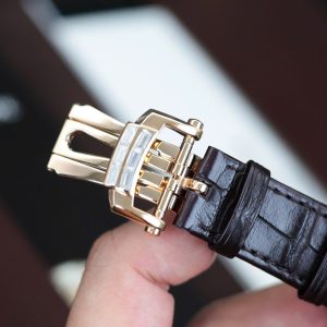 Đồng Hồ Patek Philippe Nautilus 5724R Bọc Vàng Đính Đá Moissanite Baguette GR 40mm (11)