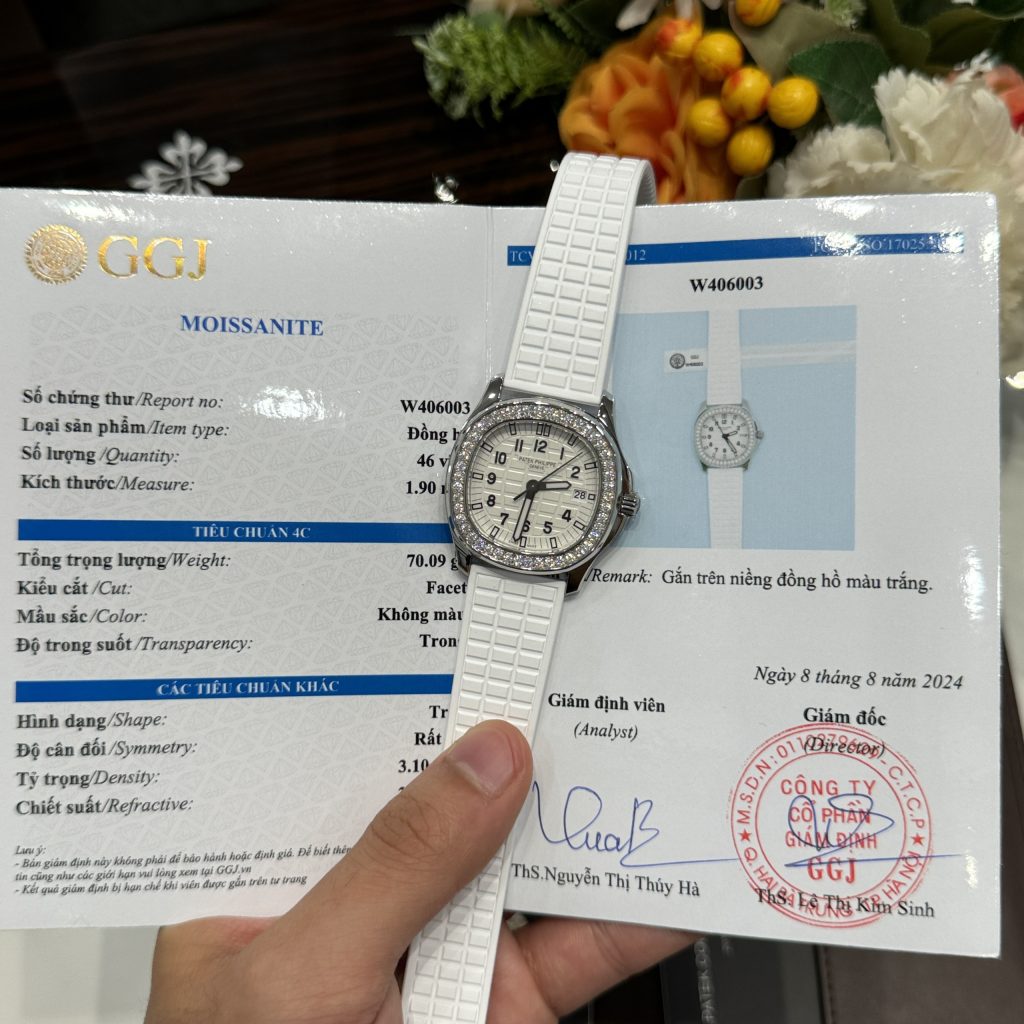 Đồng Hồ Patek Philippe Nữ Chế Tác Đá Moissanite Aquanaut 5067 Màu Trắng (2)