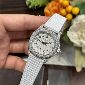 Đồng Hồ Patek Philippe Nữ Chế Tác Full Đá Moissanite Aquanaut 5067 Màu Trắng (6)