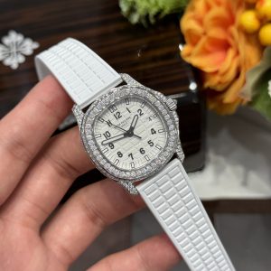 Đồng Hồ Patek Philippe Nữ Chế Tác Full Đá Moissanite Aquanaut 5067 Màu Trắng (6)