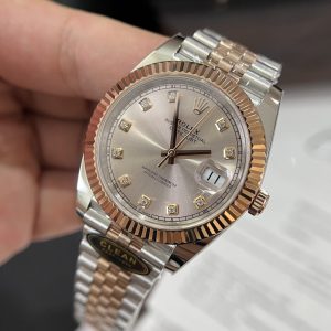 Đồng Hồ Rolex Chế Tác DateJust 126331 Mặt Hồng Chải Tia Xưởng Clean 41mm