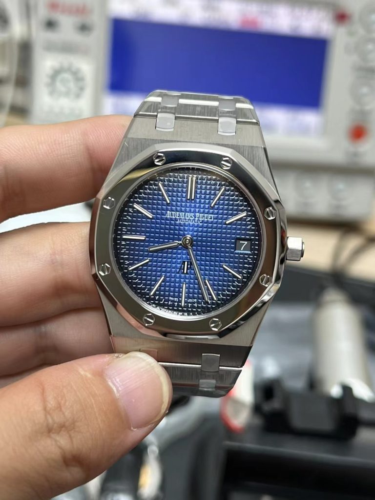 Đồng Hồ Audemars Piguet Royal Oak 15202ST Rep 11 Titanium Siêu Nhẹ ZF 39mm (2)