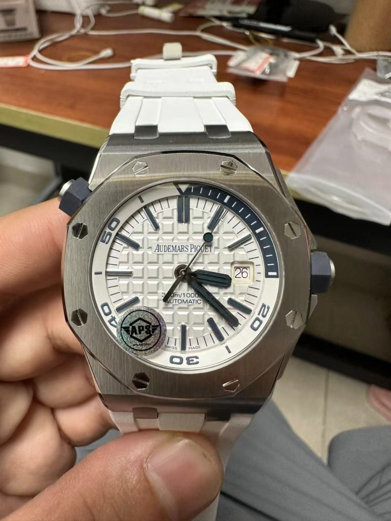 Đồng Hồ Audemars Piguet Royal Oak 15710 Dây Cao Su Trắng Xưởng APS 42mm (1)