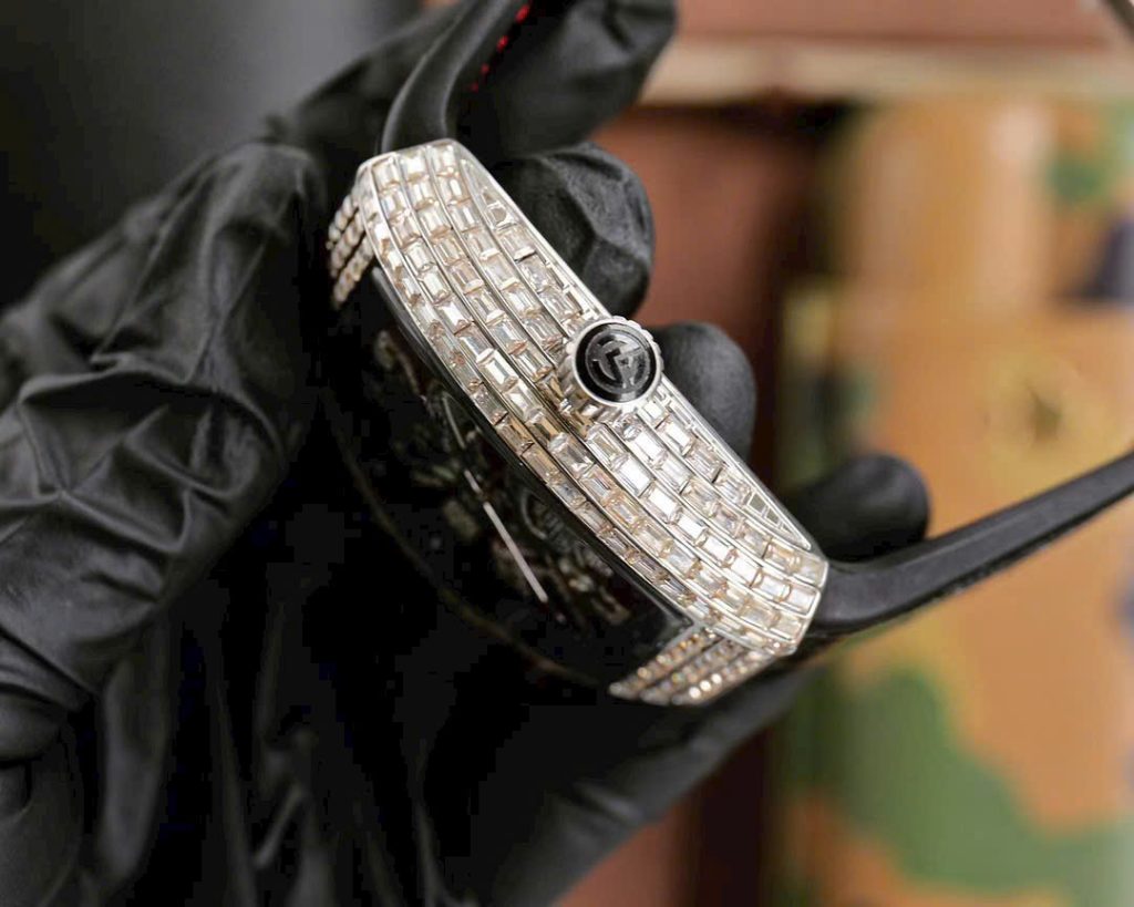 Đồng Hồ Franck Muller V45 Dragon Mặt Đỏ Đính Đá Baguette Xưởng ABF 45mm (1)