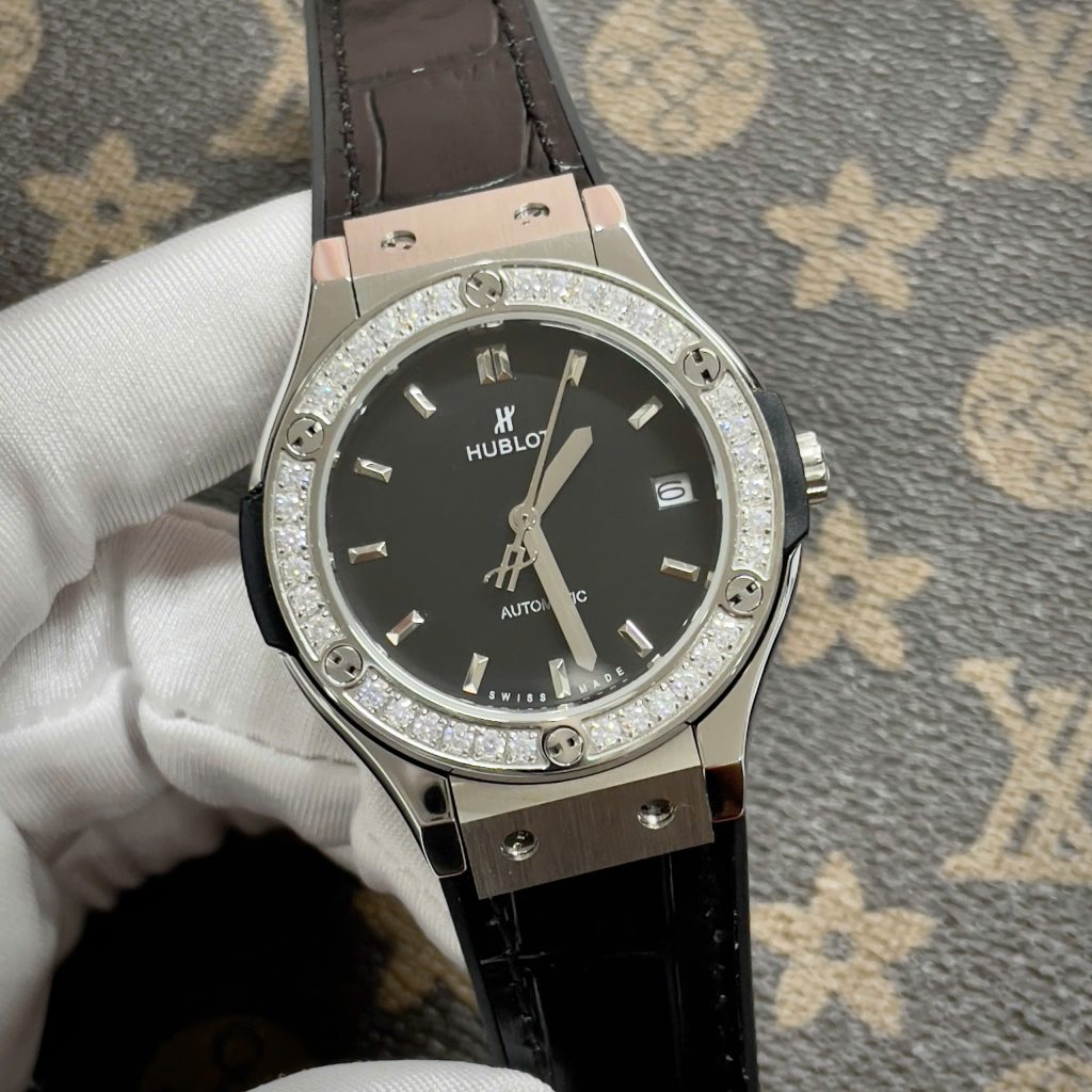 Đồng Hồ Hublot Fake Nhật Đính Đá Màu Đen Giá Rẻ 38-42mm (1)