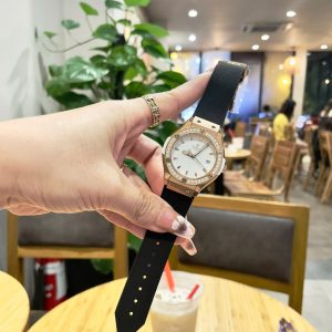 Đồng Hồ Hublot Nữ Dây Cao Su Màu Đen Đính Đá Máy Pin Nhật 34mm (1)