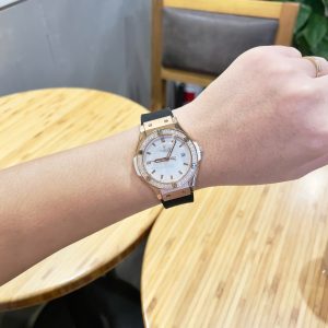 Đồng Hồ Hublot Nữ Dây Cao Su Màu Đen Đính Đá Máy Pin Nhật 34mm (1)