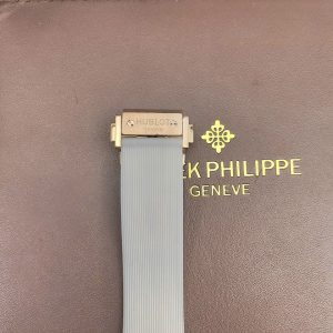 Đồng Hồ Hublot Nữ Đính Đá Dây Cao Su Màu Trắng Máy Pin Nhật 34mm (10)