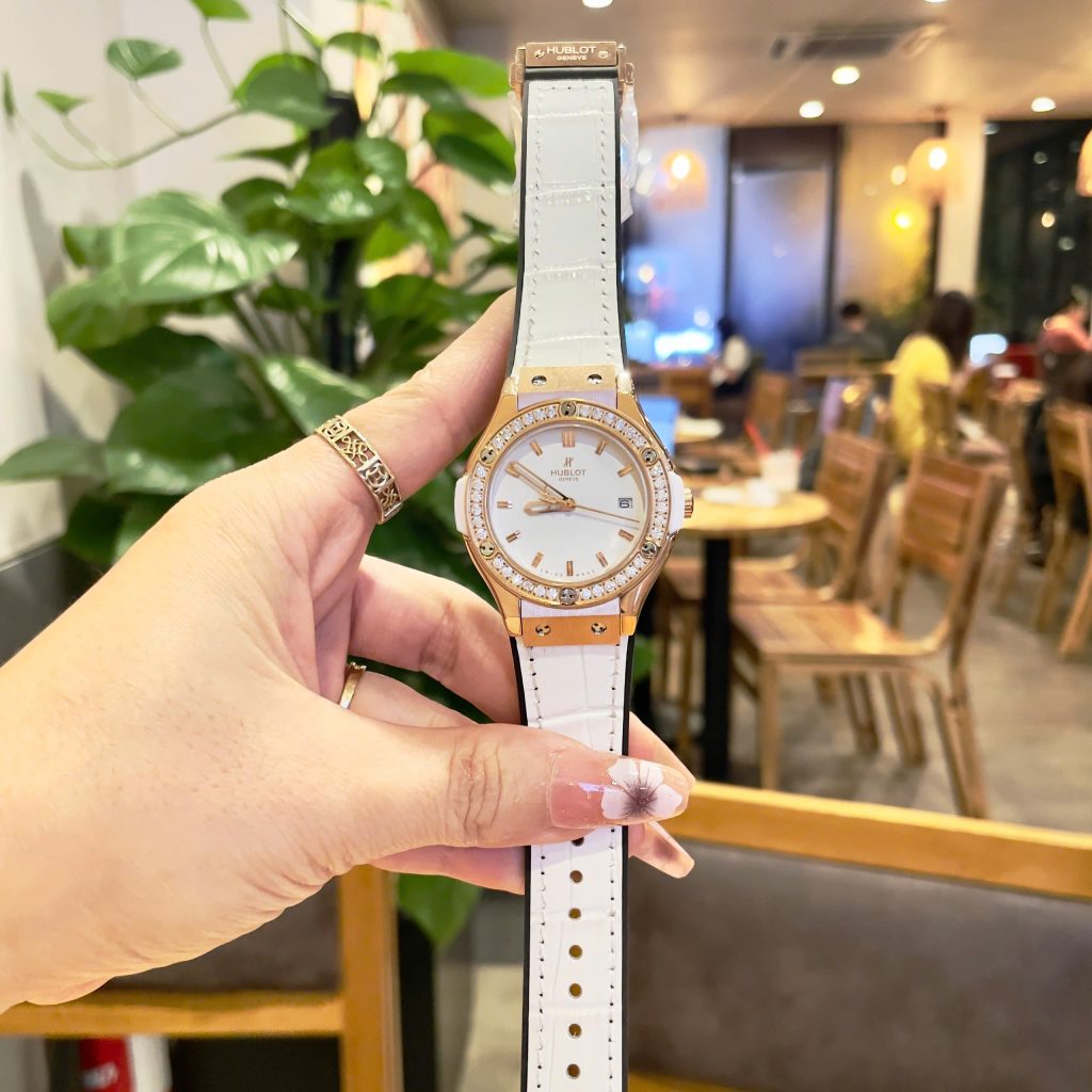 Đồng Hồ Hublot Nữ Màu Trắng Vỏ Vàng Hồng Đính Đá Máy Pin Nhật 34mm (1)