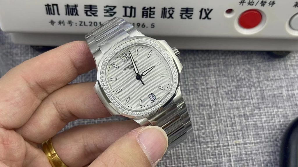 Đồng Hồ Nữ Patek Philippe Nautilus 7118 Đính Đá Xưởng 3K 35 (1)