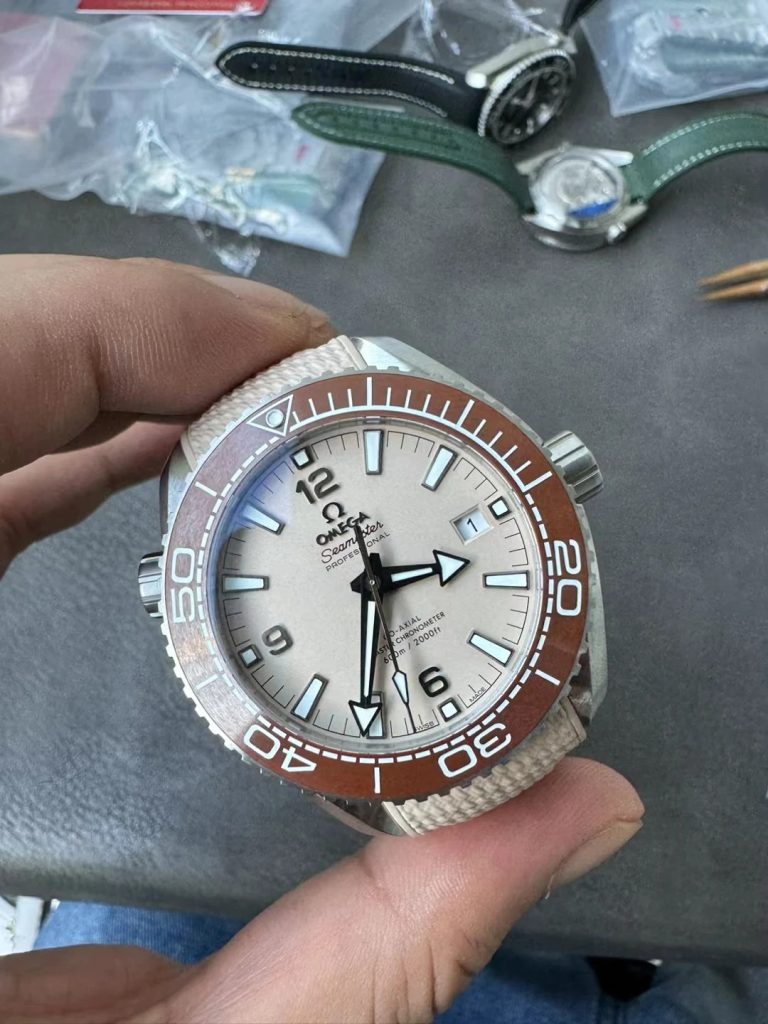 Đồng Hồ Omega Nam Dây Cao Su Seamaster Planet Ocean 600m VSF 43 (6)