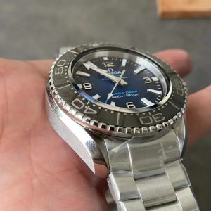 Đồng Hồ Omega Planet Ocean 6000M Master Chronometter Replica 45.5 MM (2)