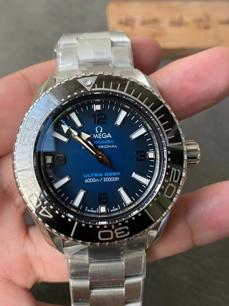 Đồng Hồ Omega Planet Ocean 6000M Master Chronometter Replica 45.5 MM (2)