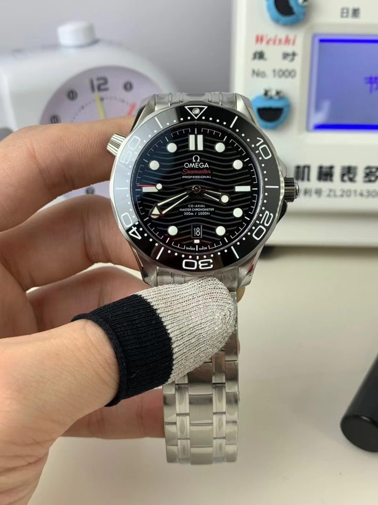 Đồng Hồ Omega Seamaster Replica Mặt Số Màu Đen Xưởng VS 42mm (7)