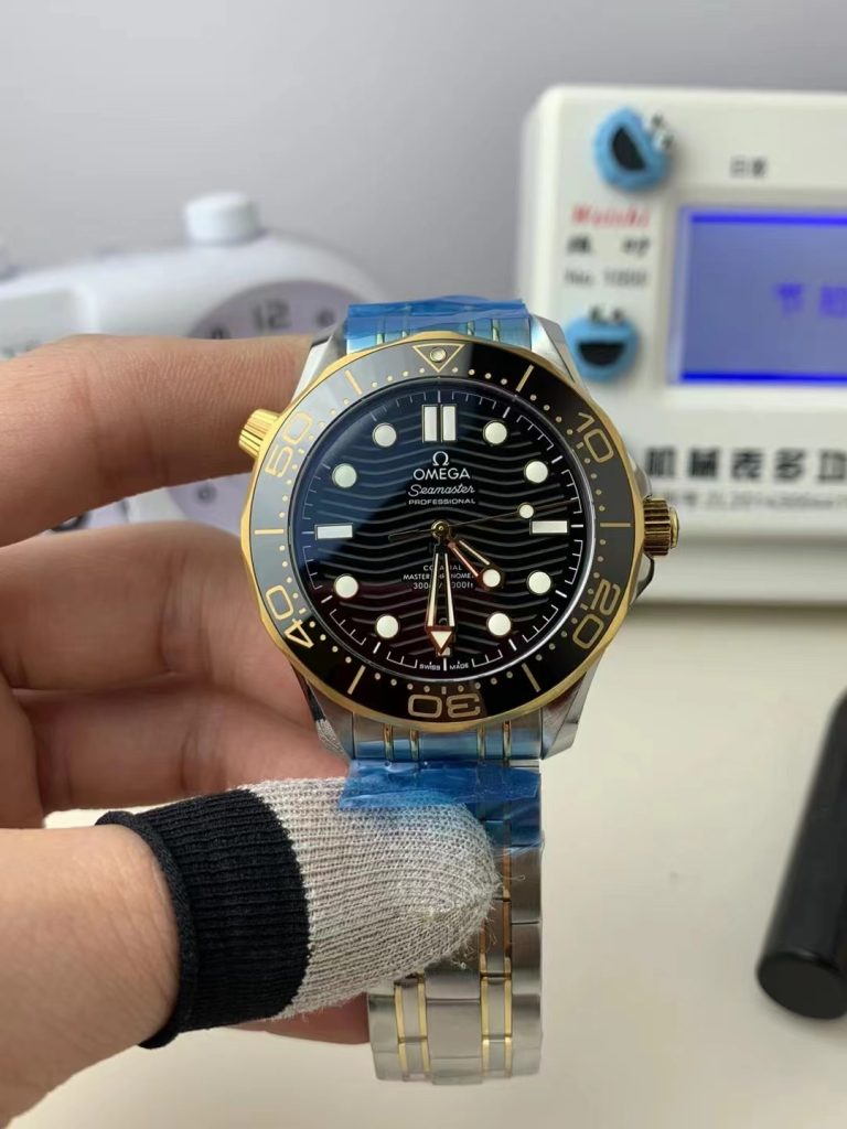 Đồng Hồ Omega Seamaster Replica Màu Demi Gold Xưởng VS 42mm (1)