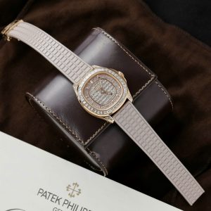 Đồng Hồ Patek Philippe Aquanaut 5062 Vàng Thật 18K Kim Cương Baguette Tự Nhiên (10)
