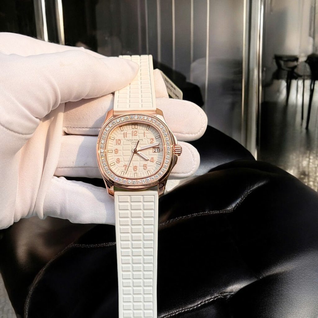 Đồng Hồ Patek Philippe Aquanaut 5067 Nữ Đính Đá Moissanite (5)