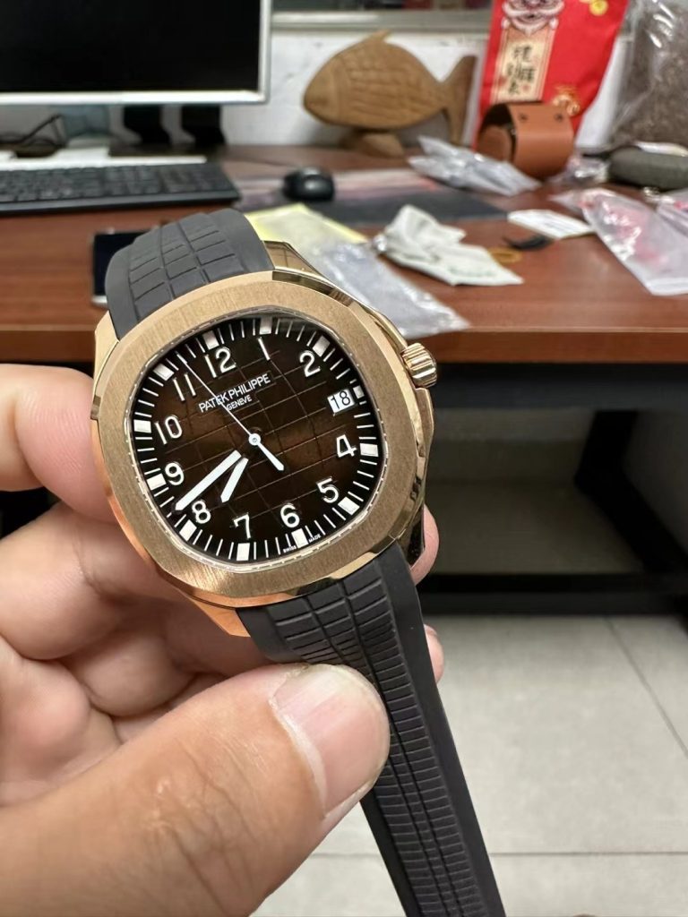 Đồng Hồ Patek Philippe Aquanaut 5167R Mặt Số Chocolate Xưởng 3K (1)
