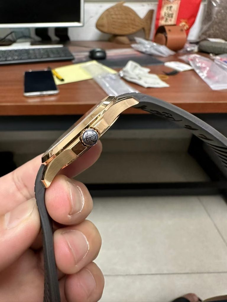 Đồng Hồ Patek Philippe Aquanaut 5167R Mặt Số Chocolate Xưởng 3K (1)