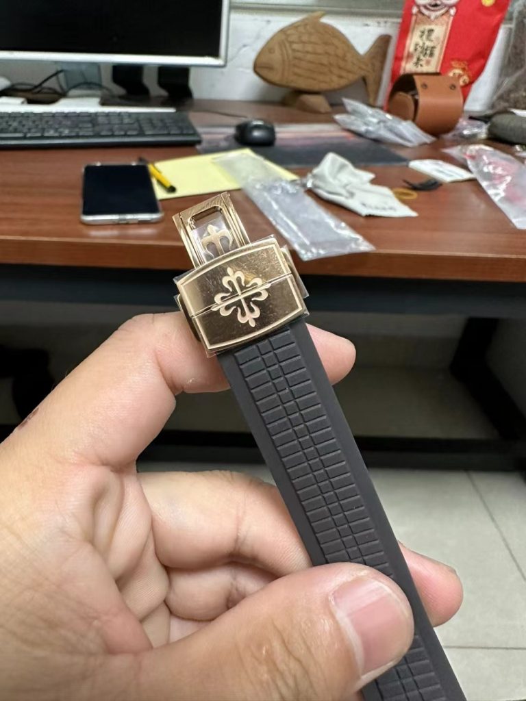 Đồng Hồ Patek Philippe Aquanaut 5167R Mặt Số Chocolate Xưởng 3K (1)