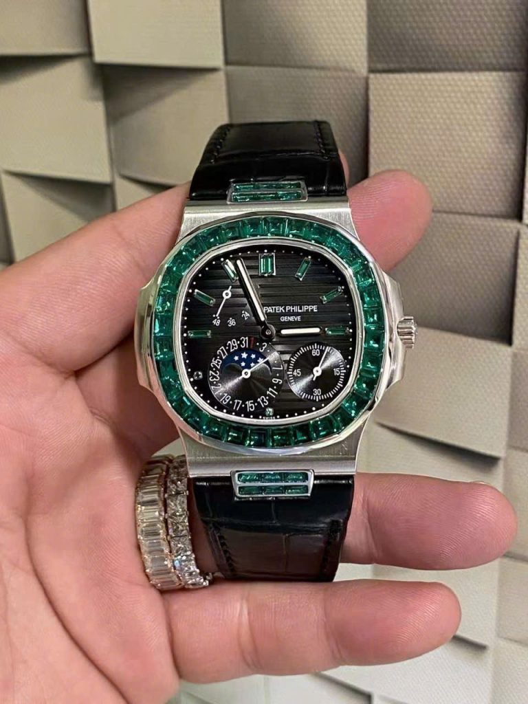 Đồng Hồ Patek Philippe Chế Tác Đá Quý Tổng Hợp Nautilus 5724 40mm (1)