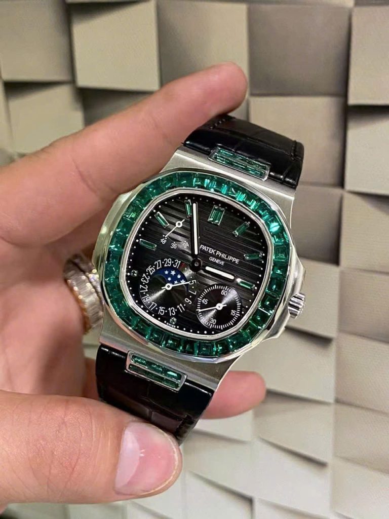 Đồng Hồ Patek Philippe Chế Tác Đá Quý Tổng Hợp Nautilus 5724 40mm (1)