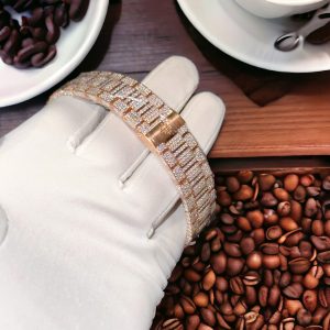 Đồng Hồ Patek Philippe Chế Tác Phủ Vàng Đính Moissanite Nautilus 5719 40mm (8)