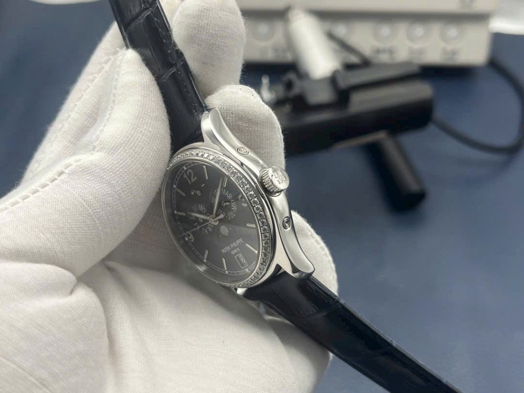 Đồng Hồ Patek Philippe Complications 5147G Nam Đính Đá 39mm (1)