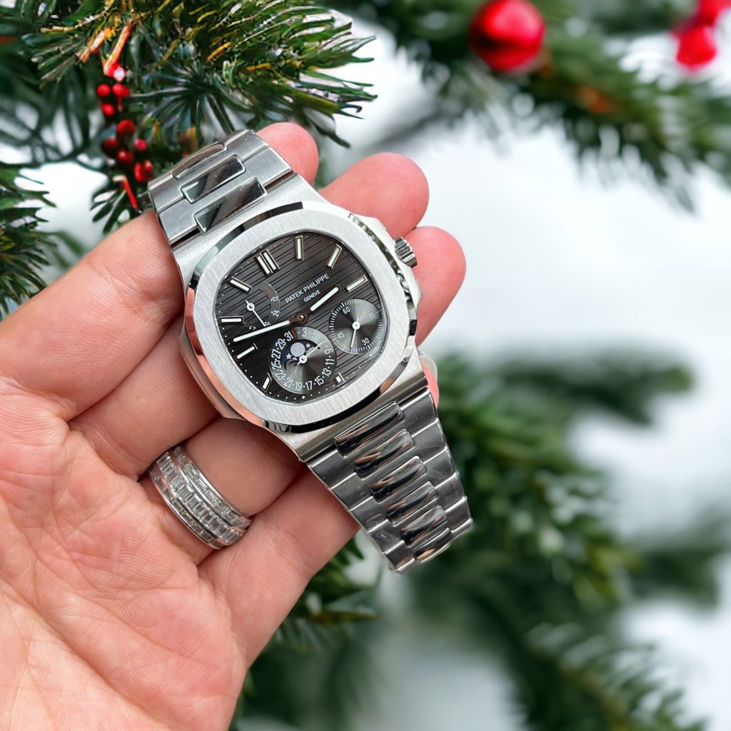 Đồng Hồ Patek Philippe Fake Cao Cấp Nautilus 5712 Mặt Xám Xưởng GR 40mm (1)