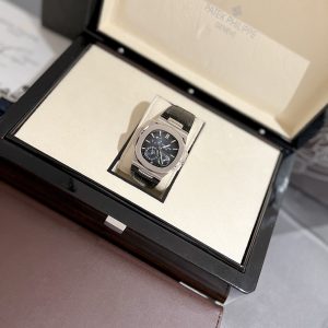 Đồng Hồ Patek Philippe Nautilus 5712 Fake Cao Cấp Màu Xanh Xưởng GR 40mm (1)