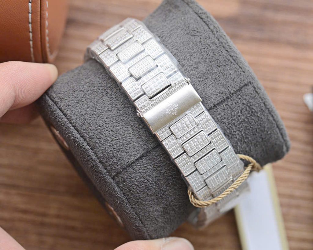 Đồng Hồ Patek Philippe Nautilus 5719 Họa Tiết Rồng Rep 11 40mm (1)