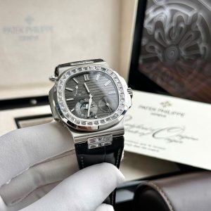 Đồng Hồ Patek Philippe Nautilus 5724G Đính Đá Baguette Xưởng GR 40mm (3)