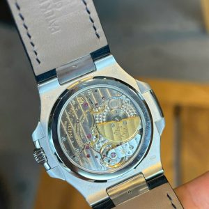 Đồng Hồ Patek Philippe Nautilus 5724G Vàng Trắng 18K Kim Cương Baguette