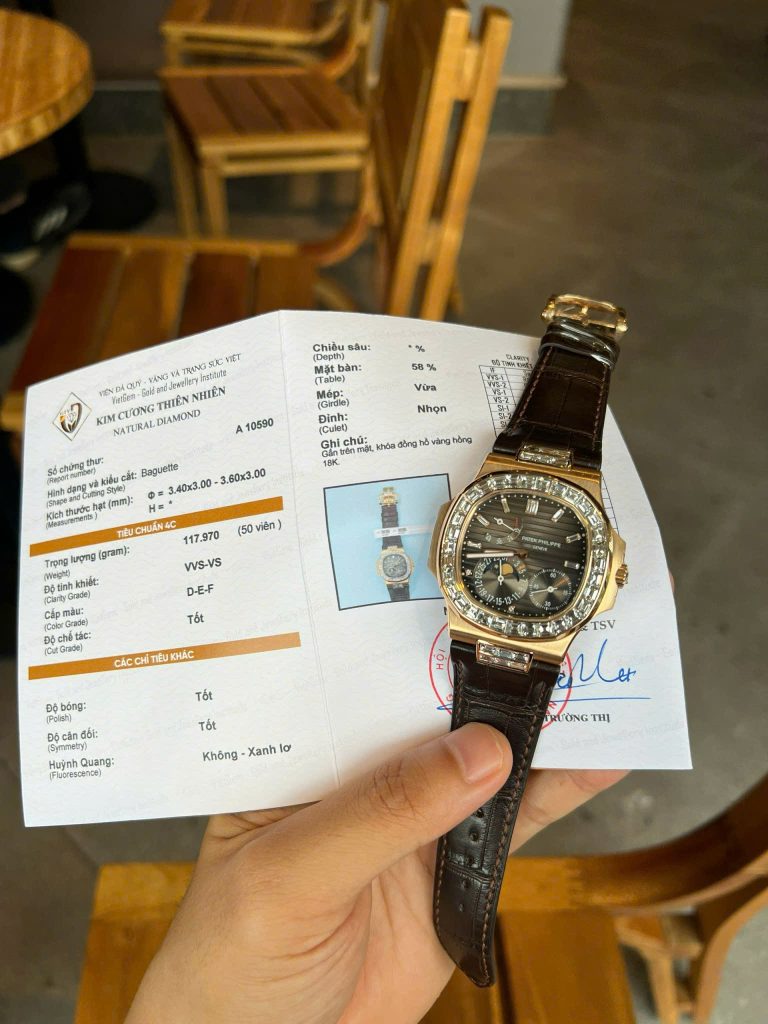 Đồng Hồ Patek Philippe Nautilus 5724R Vàng Nguyên Khối Kim Cương Tự Nhiên 40mm (8)
