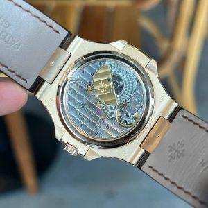 Đồng Hồ Patek Philippe Nautilus 5724R Vàng Nguyên Khối Kim Cương Tự Nhiên 40mm (8)