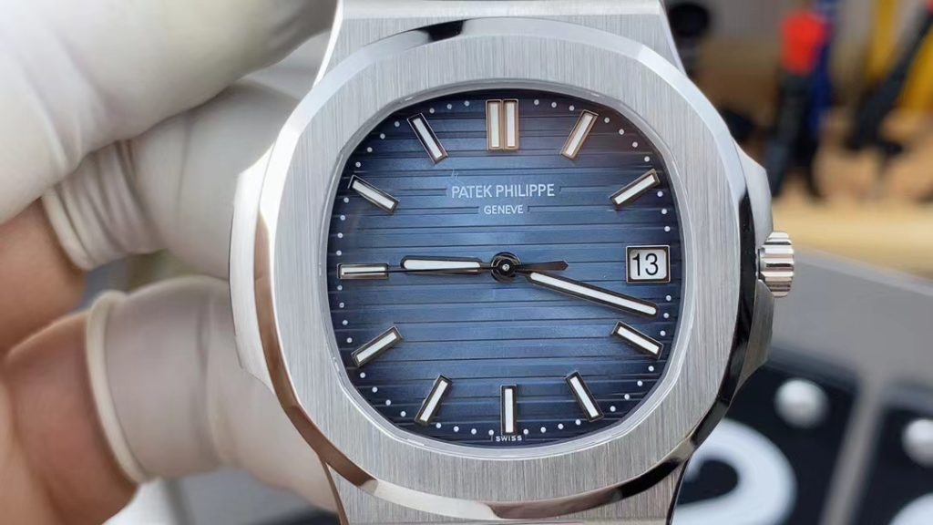 Đồng Hồ Patek Philippe Nautilus 5811 Mặt Xanh Xưởng 3K Chế Tác 41mm (1)