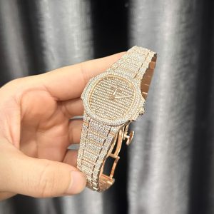 Đồng Hồ Patek Philippe Nautilus 7118 Chế Tác Bọc Vàng Đính Moissanite (2)