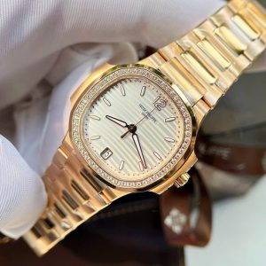 Đồng Hồ Patek Philippe Nữ Đính Đá Nautilus 7118R Mặt Trắng Xưởng GR (4)