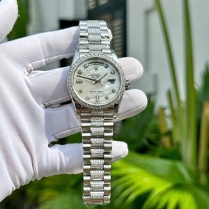 Đồng Hồ Rolex Day-Date Độ Mặt Xà Cừ Đính Moissanite Hong Kong 36mm