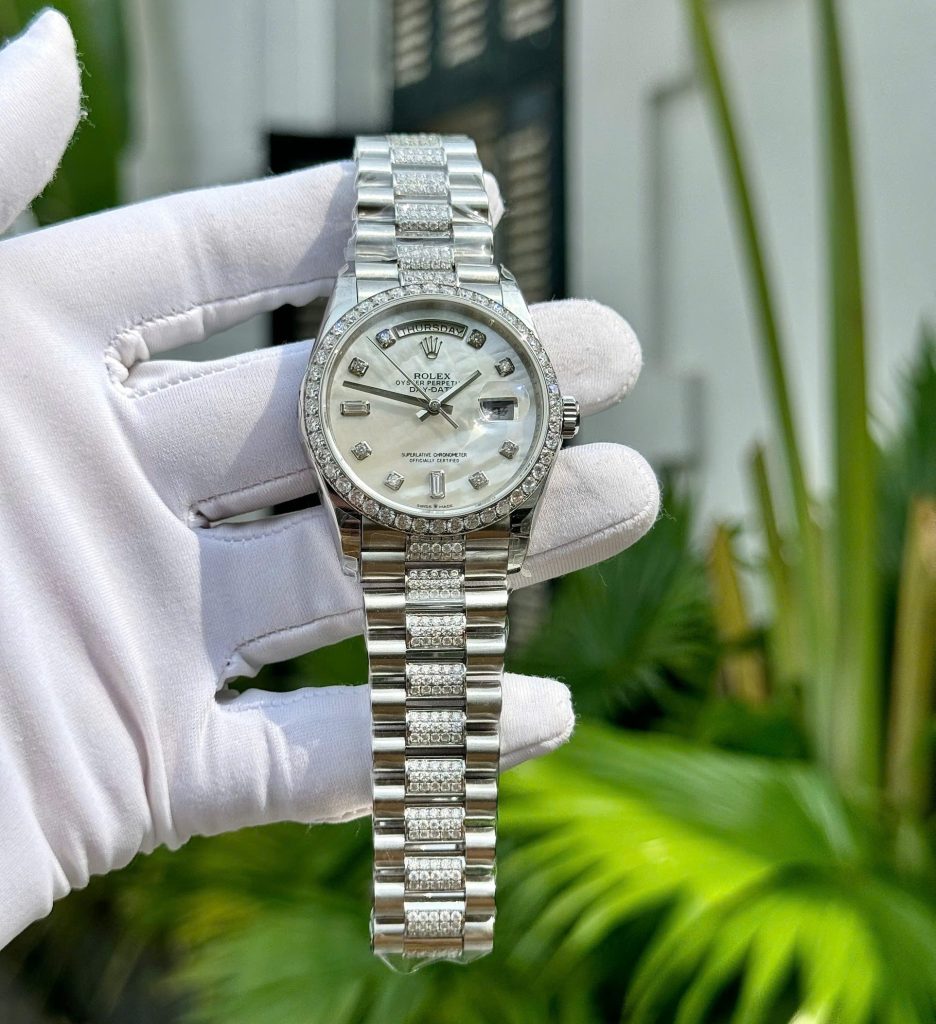 Đồng Hồ Rolex Day-Date Độ Mặt Xà Cừ Đính Moissanite Hong Kong 36mm